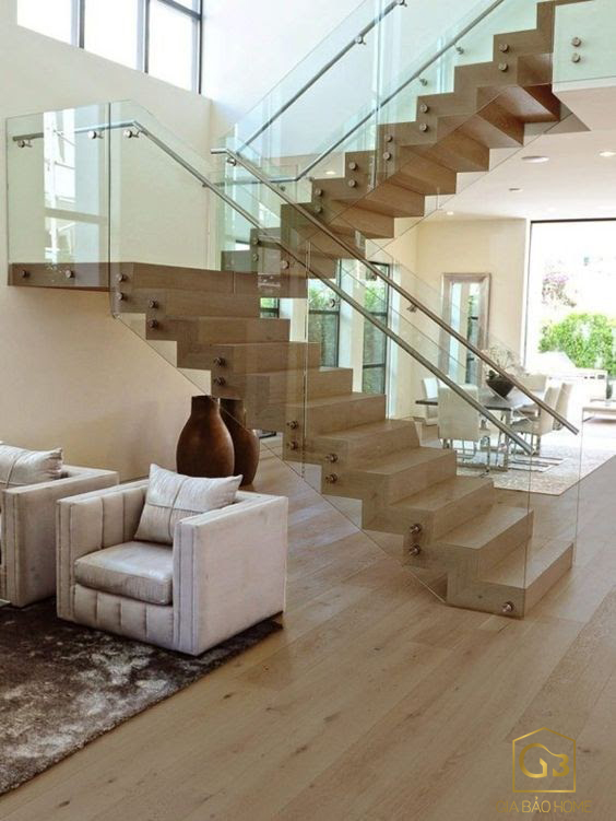 Từ cầu thang cho đến bộ ghế sofa của một căn nhà 3 tầng đơn giản đều được gia chủ chỉn chu trong từng chi tiết nhỏ